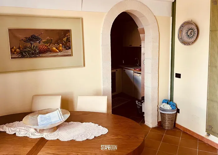 Luce Nei Sassi Eleganza E Belvedere Матера